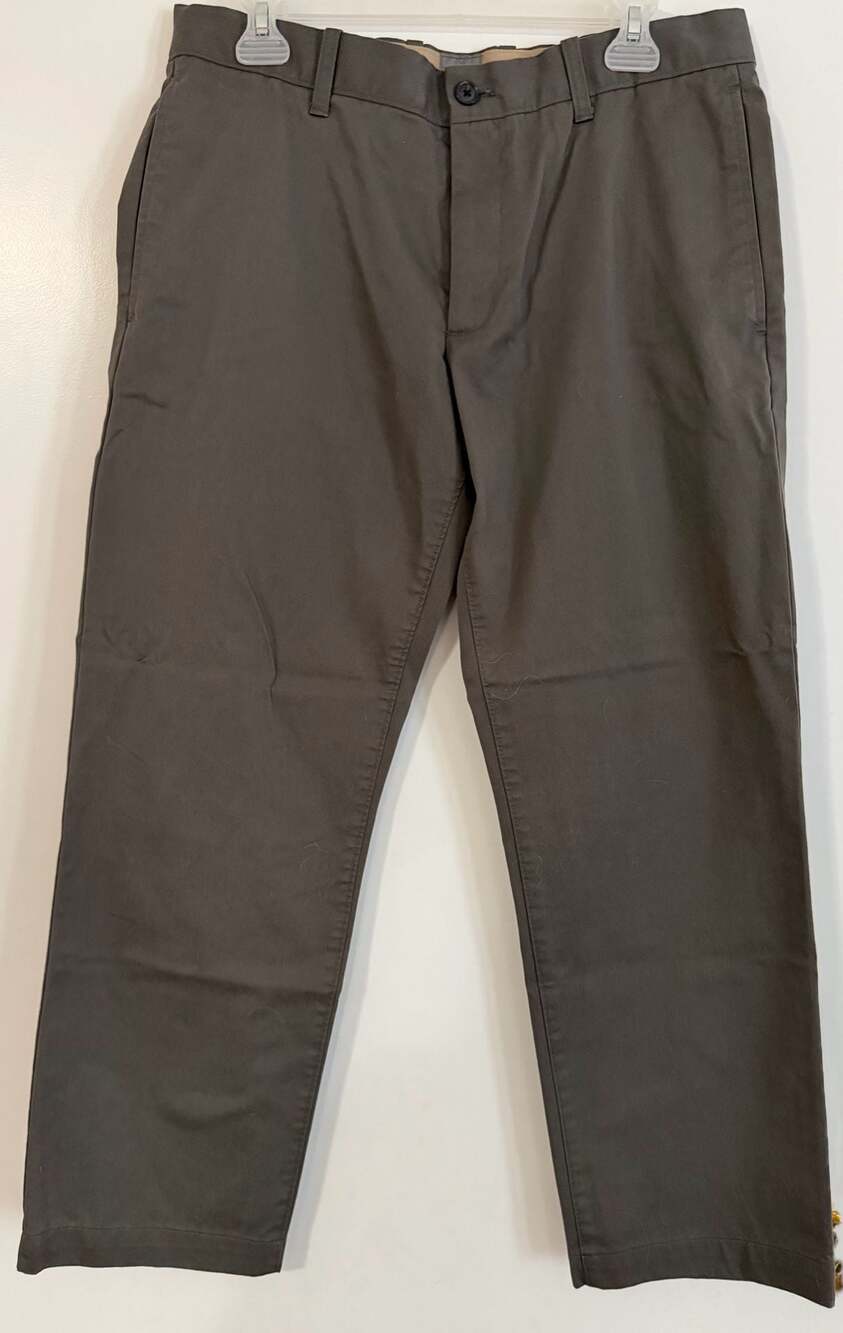 Gap Classic Khakis Pants 32x30